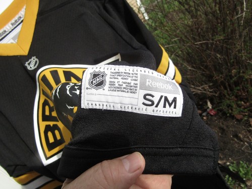 Boston Bruins REEBOK Walking Bear Logo Hockey Jersey youth small - Picture 3 of 7