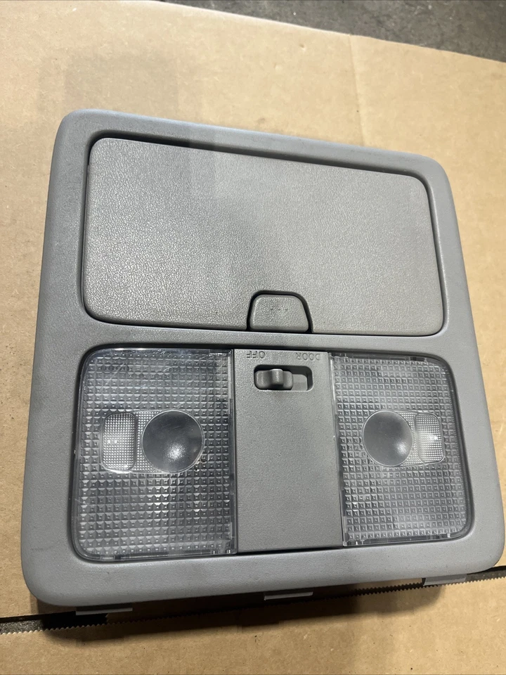 Лампа подсветки карты купола передней крыши купе 03 08 Nissan 350z от оригинального производителя - Изображение 2 из 3