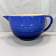 Le Creuset 2 Quart Stoneware Batter Mixing Bowl Blue Ombre with Handle & Spout