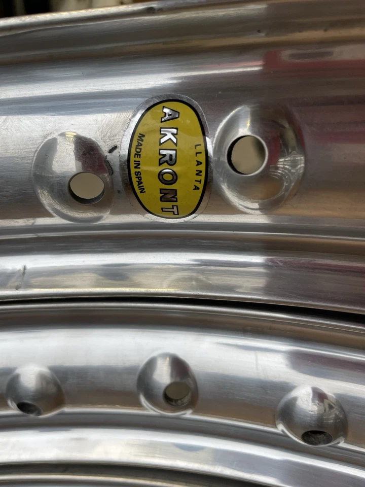 CERCHIO AKRONT 1.85 X 19 36S 491 E DOT 36 FORI RIM ALLUMINIO GILERA GUZZI NORTON - Immagine 2 di 4