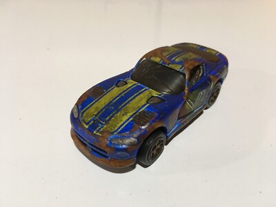 Custom 1:64 1996 Dodge Viper Weathered Rusty Barn Find for Junkyard Displays