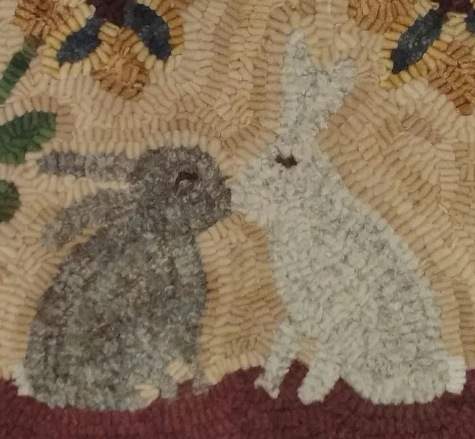 Primitive rug hooking kit, hooked, kissing bunnies, linen, wool - Image 2 of 3