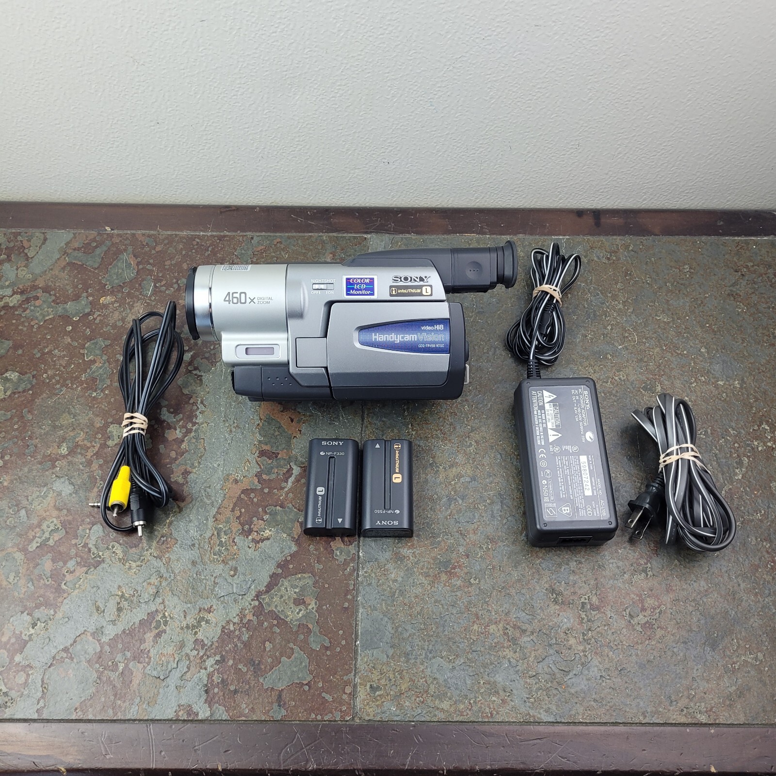 Sony CCDTRV58 Hi8 Video 8mm Camcorder Handycam Viewfinder Doesn't Work