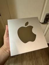Apple Employee 10 Year Award (Aluminum) - Collectors Item