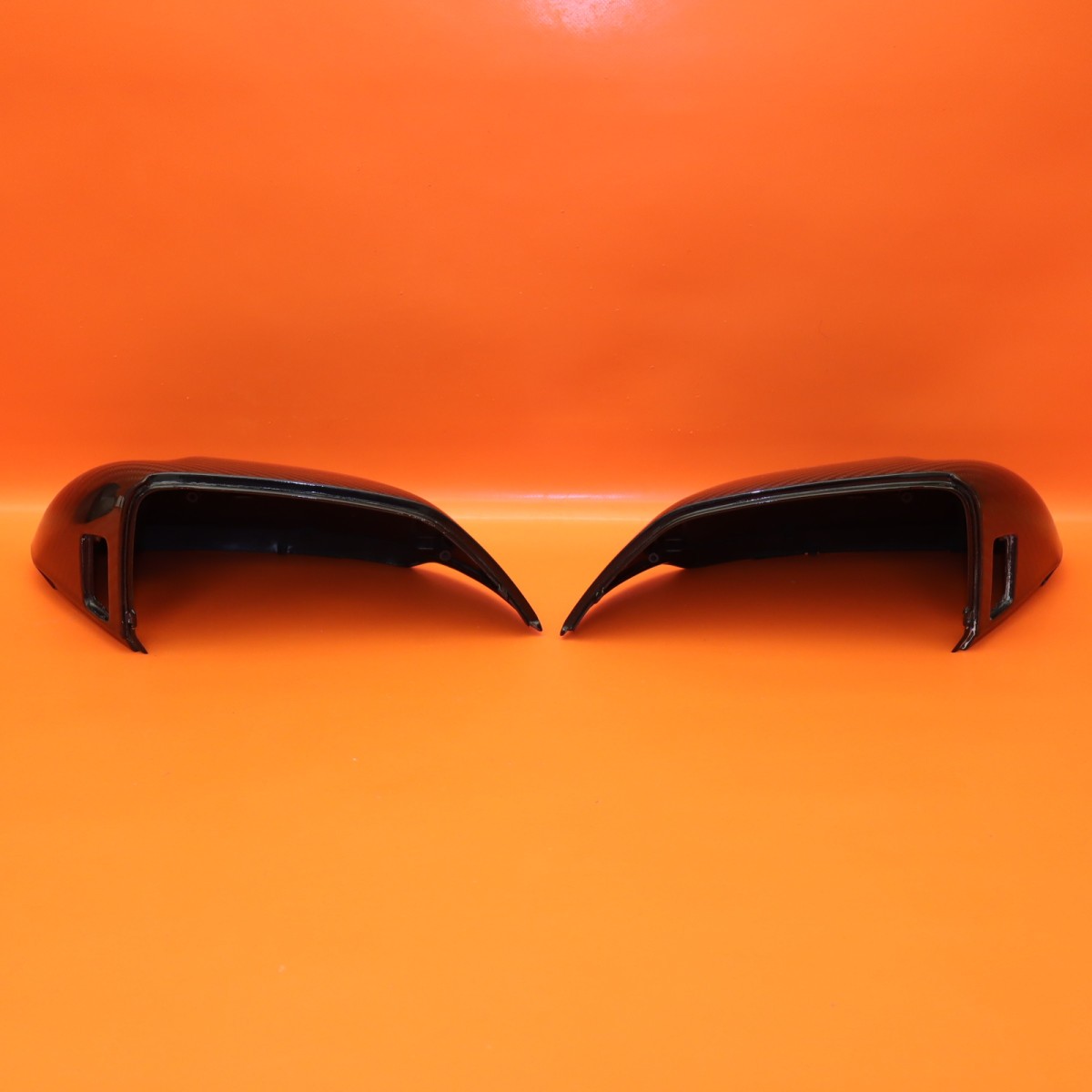 Lamborghini Urus 2019-2023 RIGHT Mirror cover P/N 4M8857528A