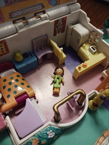 Vintage Polly Pocket Magical Movin Pollyville Play Set 1996 Incomplete - Picture 6 of 9