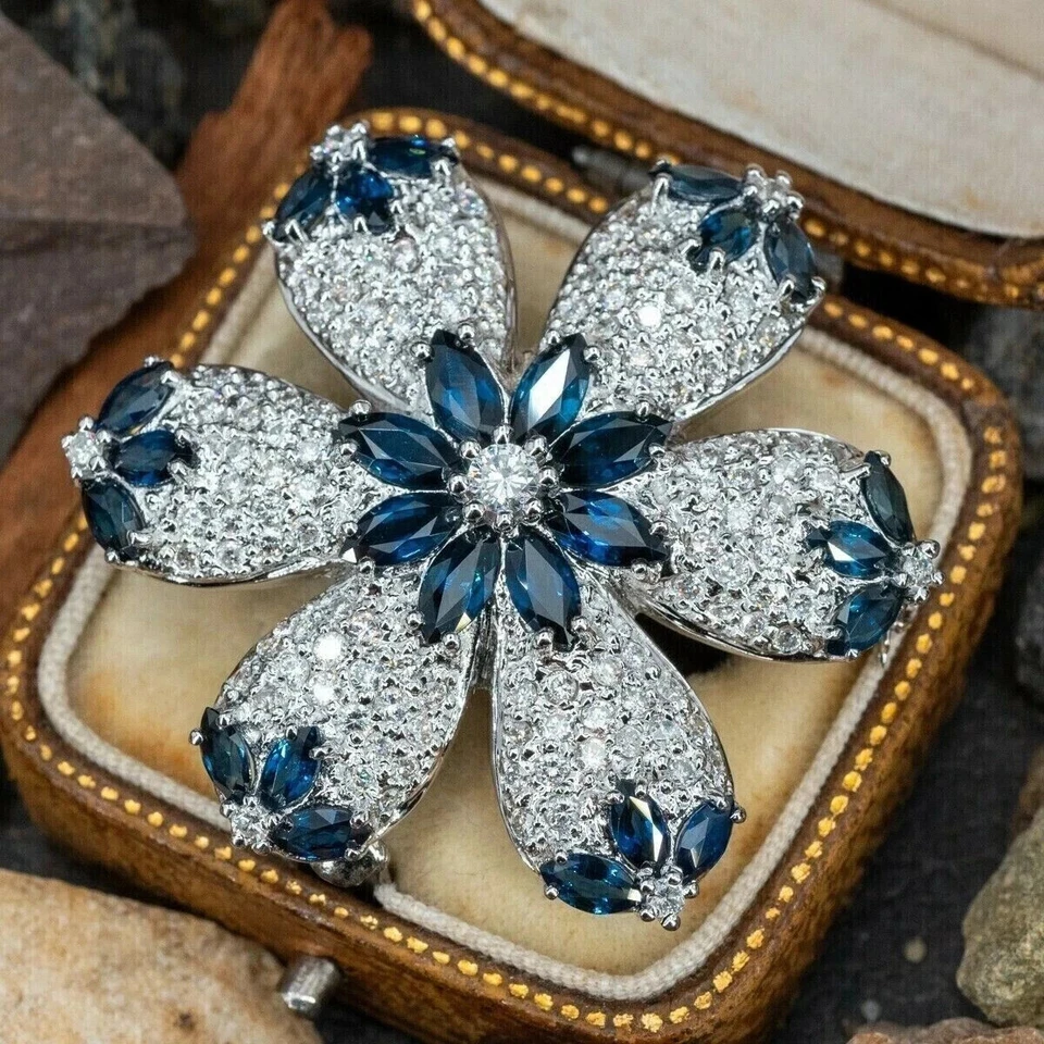 Брошь на булавке с искусственным сапфиром огранки маркиза с покрытием из белого золота 14 карат - Изображение 2 из 4