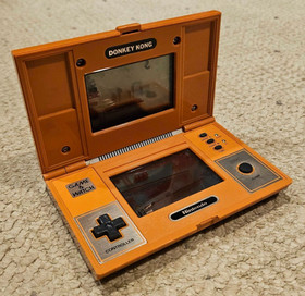 NINTENDO DONKEY KONG Game and Watch vintage electronic handheld LCD game 1982