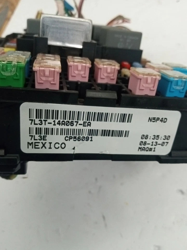 2007-2008 Ford F150 F-150 Fuse box Relay Junction Block Box 7L3T-14A067-EA OEM - Image 2 of 4