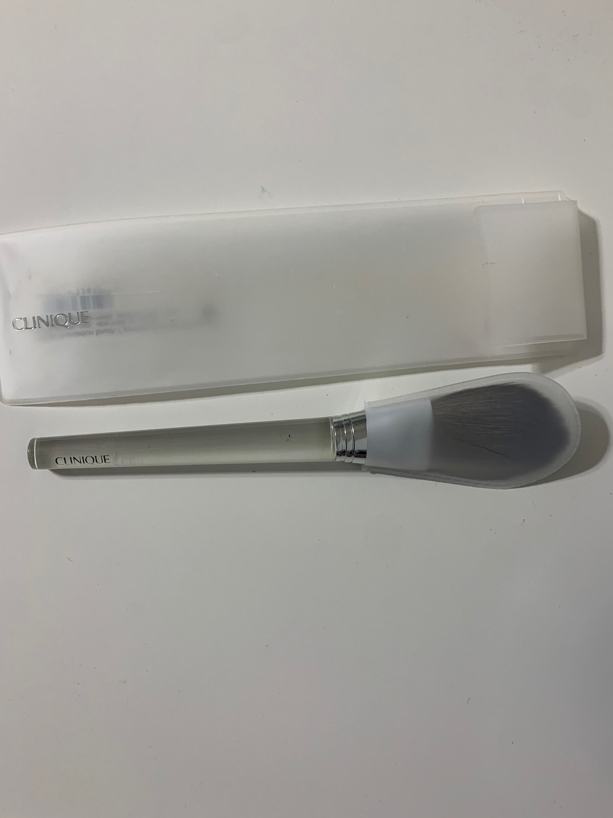 Clinique Antibacterial Natural Bristle Powder Foundation with Case-image