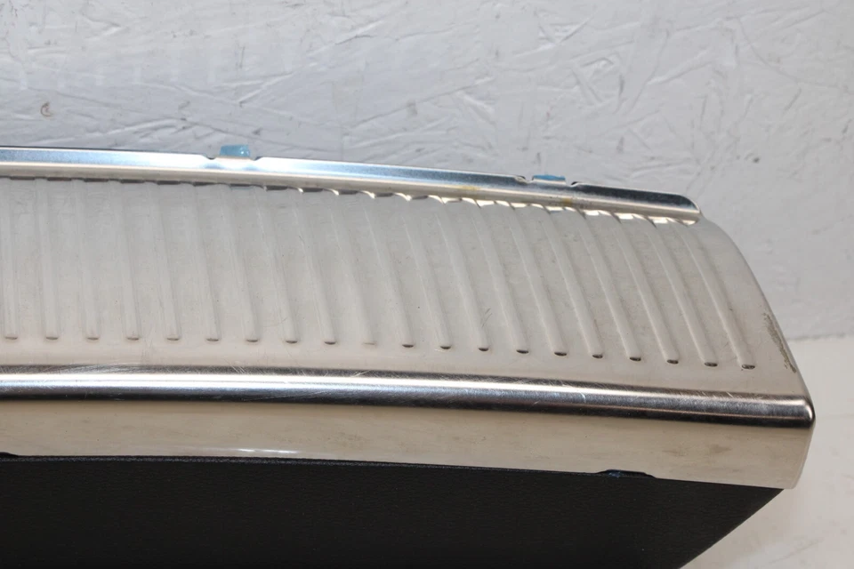 Audi SQ5 Q5 2018-2024 moldura de alféizar de maletero 80A86483E OEM KX35 Foto 2 de 4