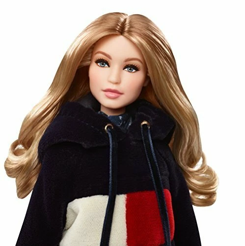 Tommy Hilfiger : Gigi Hadid a désormais une poupée Barbie à son effigie !