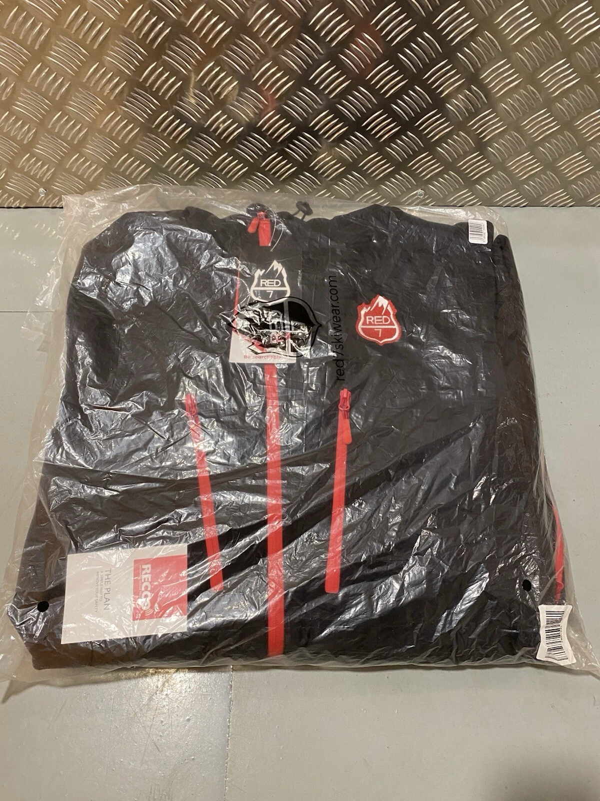 Red 7 Founding Member CG1 All-in-One Ski Snow Suit Black/Red Size X-Large - New