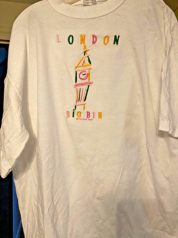 London - Big Ben Embroidered Tee Shirt (XL)