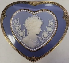 CAMEO SANKYO JAPANESSE MUSIC BOX WITH SIGNED ''MUSIC PLAY WELL