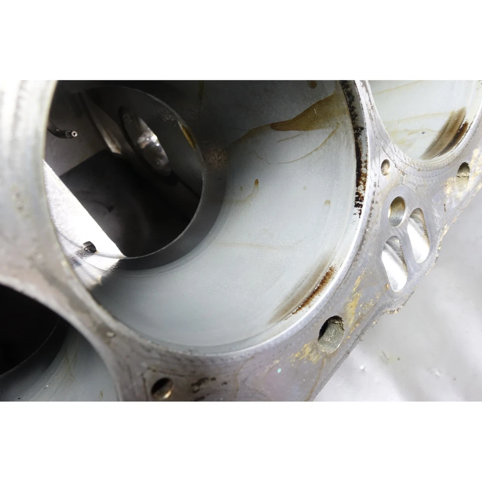 2008-2013 BMW E90 M3 S65 4.0L V8 Engine Cylinder Block Housing Bare OEM - Imagem 3 de 4