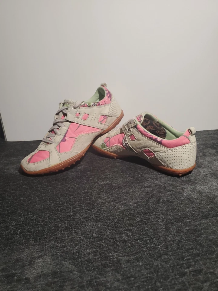 Diesel Akita Women's Floral Sneakers Size 8.5 Eur 39 - Image 2 of 4