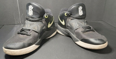 Nike Boys Size 5.5Y Kyrie Flytrap III BQ5620-001 Black Basketball Shoes