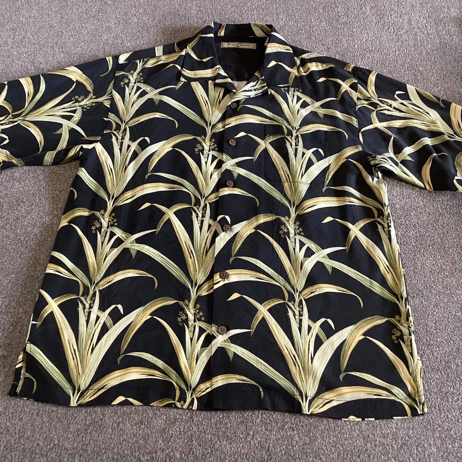 Tommy Bahama Shirt Mens Extra Large Black Silk Camp Hawaiian Tropical Aloha
