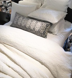 Pottery Barn Ruched Paisley Quilt Set White King 2 King Shams