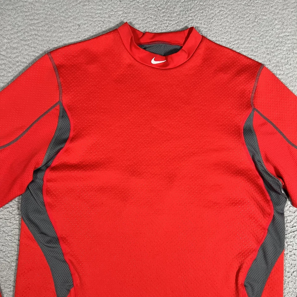 Camisa Nike Para Hombres Grande Roja Pro Centro de Combate Swoosh Ajustada Levantamiento Fitness Cálida Foto 2 de 4