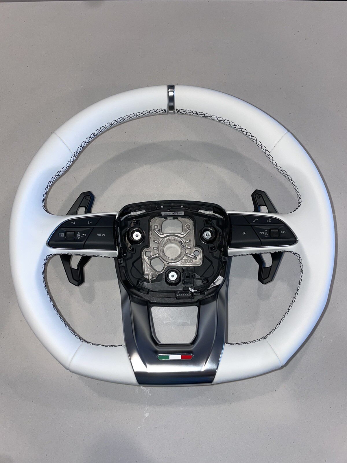 GENUINE LAMBORGHINI URUS NEW WHITE LEATHER CHROME BANG STITCH STEERING WHEEL