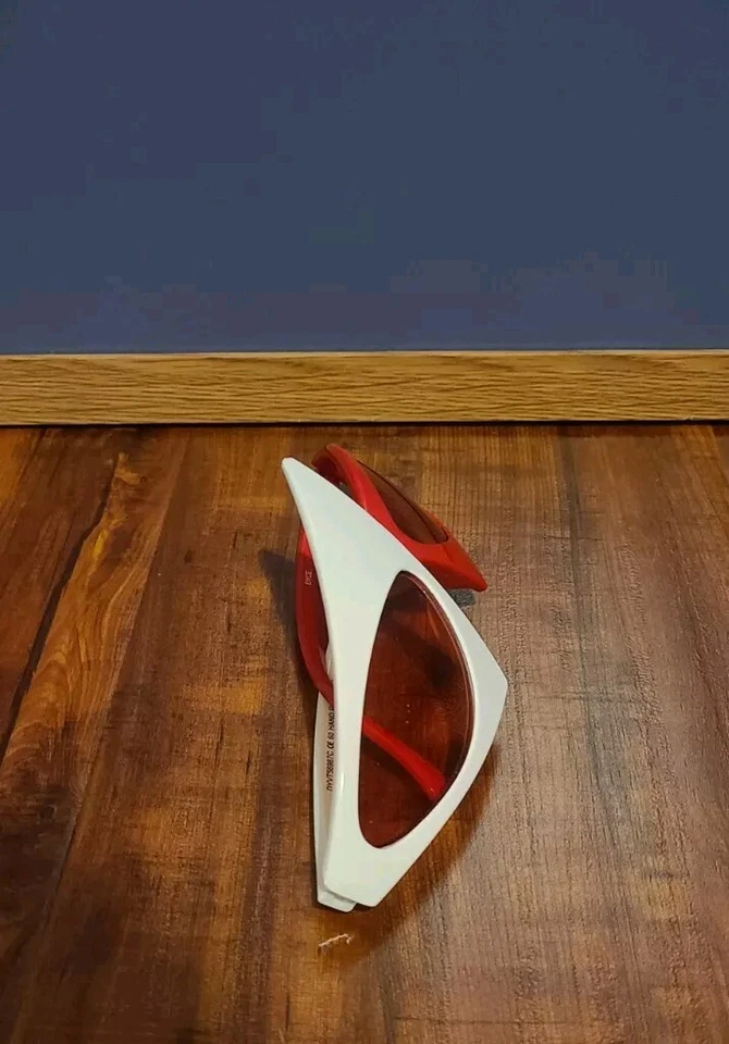 Gafas de sol DYCE vintage rojo y blanco bloque de color esque marcos retro DYVT56987C Foto 2 de 4