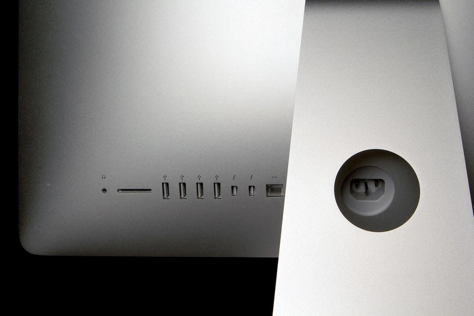 Apple iMac A1418 21" Intel Core i5 1.6ghz 8GB 1TB Fusion (2015) A Grade - Image 3 of 4