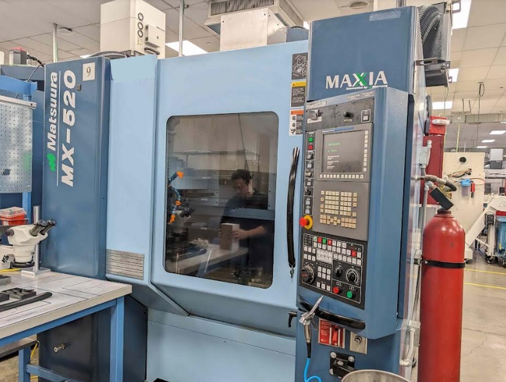 2013 Matsuura MX-520 CNC Vertical Machining Center 12k RPM 60 ATC