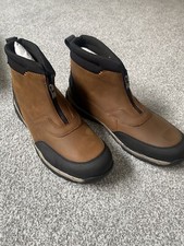 Men's Clarks, Grove Zip II Boot 26163586 Dark Tan Fabric Leather