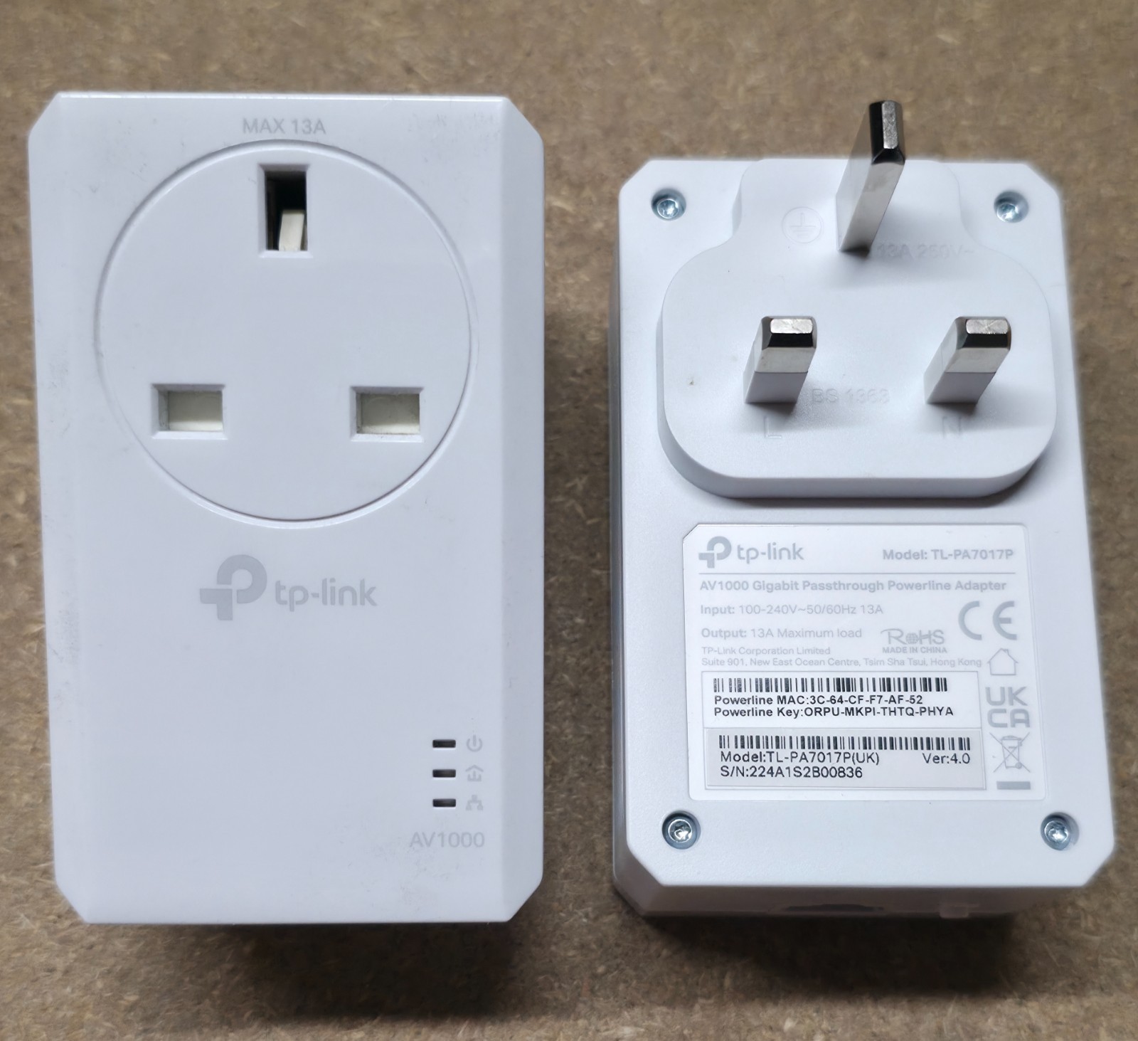 AV1000 - TP-Link TL-PA7017P KIT 1-Port Gigabit Passthrough Powerline Starter Kit