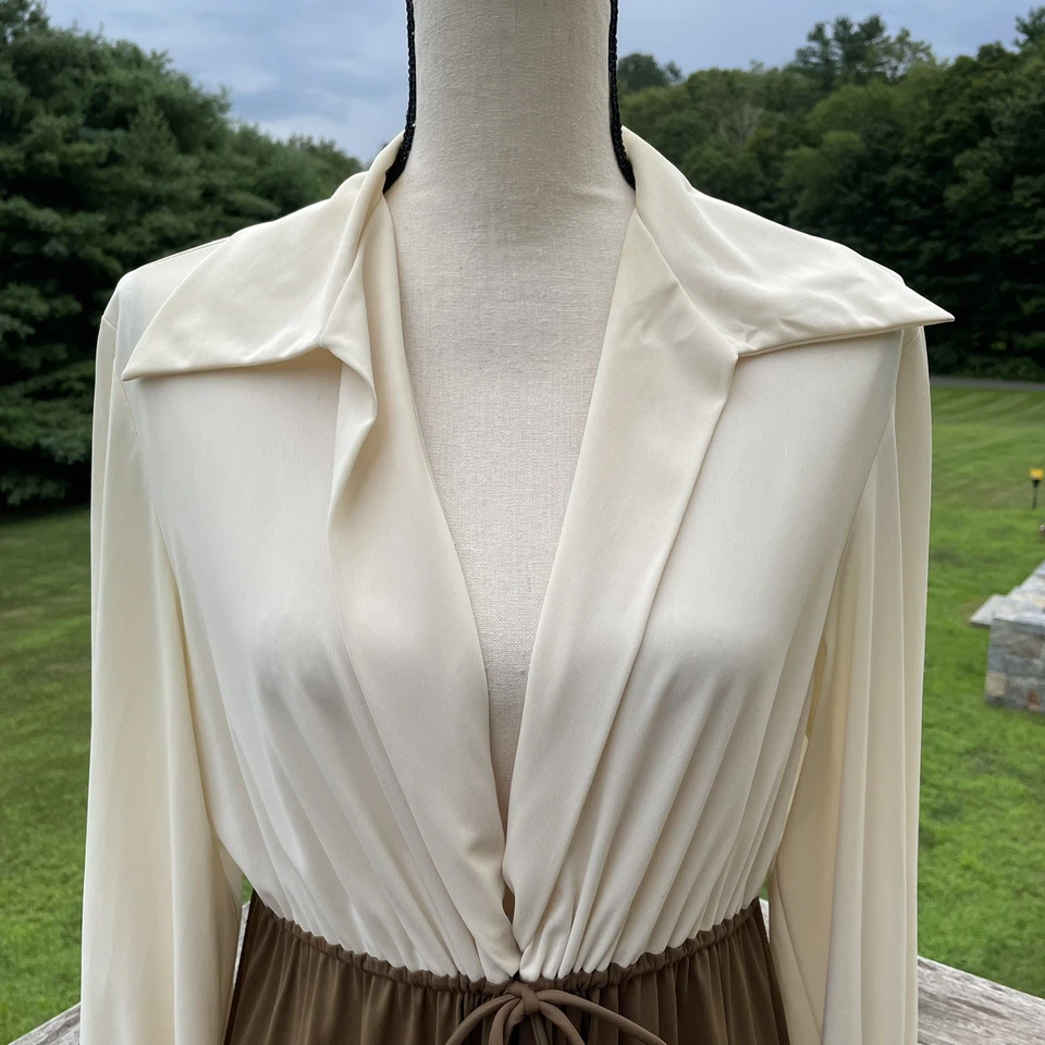 Vestido de noite VANITY FAIR anfitriã nylon marrom vovó anos 60 vintage médio - Imagem 4 de 4