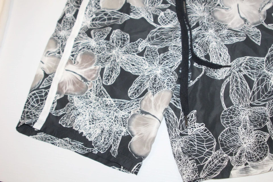 Diesel Beachwear Hombres Pantalones Cortos de Natación Bañador Traje de Baño - Blanco y Negro Hibisco talla 34 Foto 4 de 4