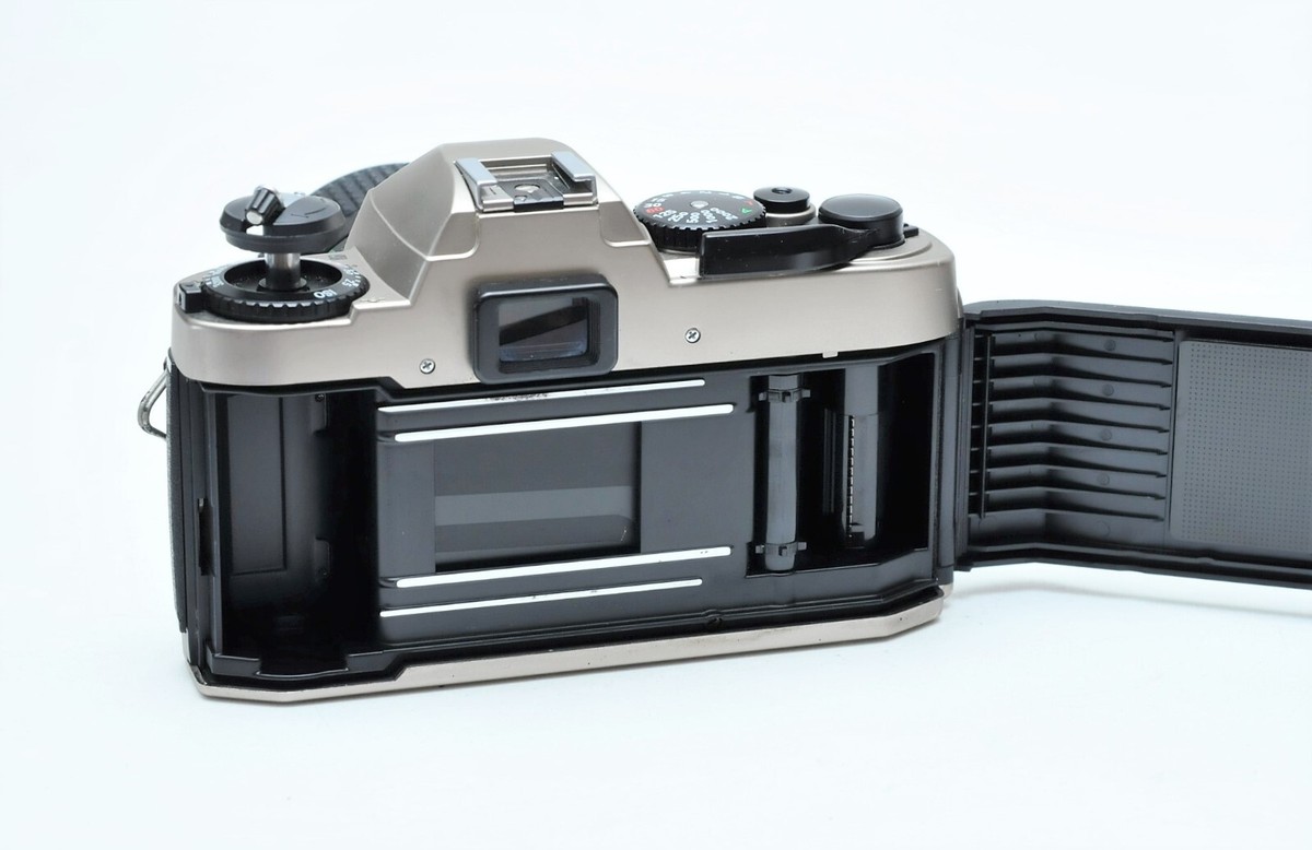 Nikon FM10 35mm SLR Film Camera with 35-70 mm lens Kit * EX
