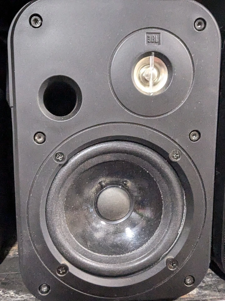 JBL Control ONE Lautsprecher Paar - Zwei-Wege Regal Paar 4" Tieftöner GETESTET FUNKTIONIERT - Bild 2 von 4