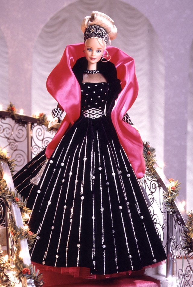 1998 HOLIDAY BARBIE DOLL 1st Holiday dressed in Black Gown NRFB | eBay 1998 HOLIDAY BARBIE DOLL 1st Holiday dressed in Black Gown NRFB | eBay