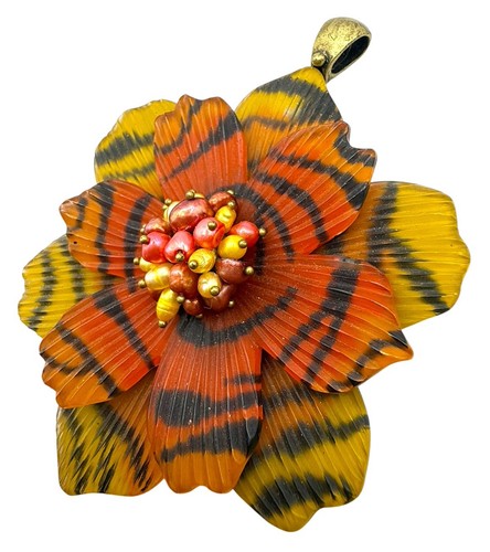 Vintage Lucite Bengal Tiger Blume Anhänger für Halskette mit echten Perlen - Bild 2 von 7