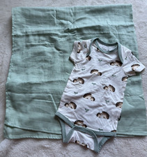New Kyte Baby Bamboo Hedgehog Bodysuit 0-3 m  Green Muslin Swaddle Blanket