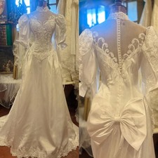 Victorian Wedding Dress with Bow Long Sleeve Lace Applique Vintage Bridal Dress