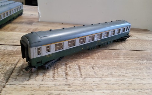 Voiture voyageurs 1ere inox TEE aménagée HO 1/87 Trains JOUEF boîte cristal - Modélisme