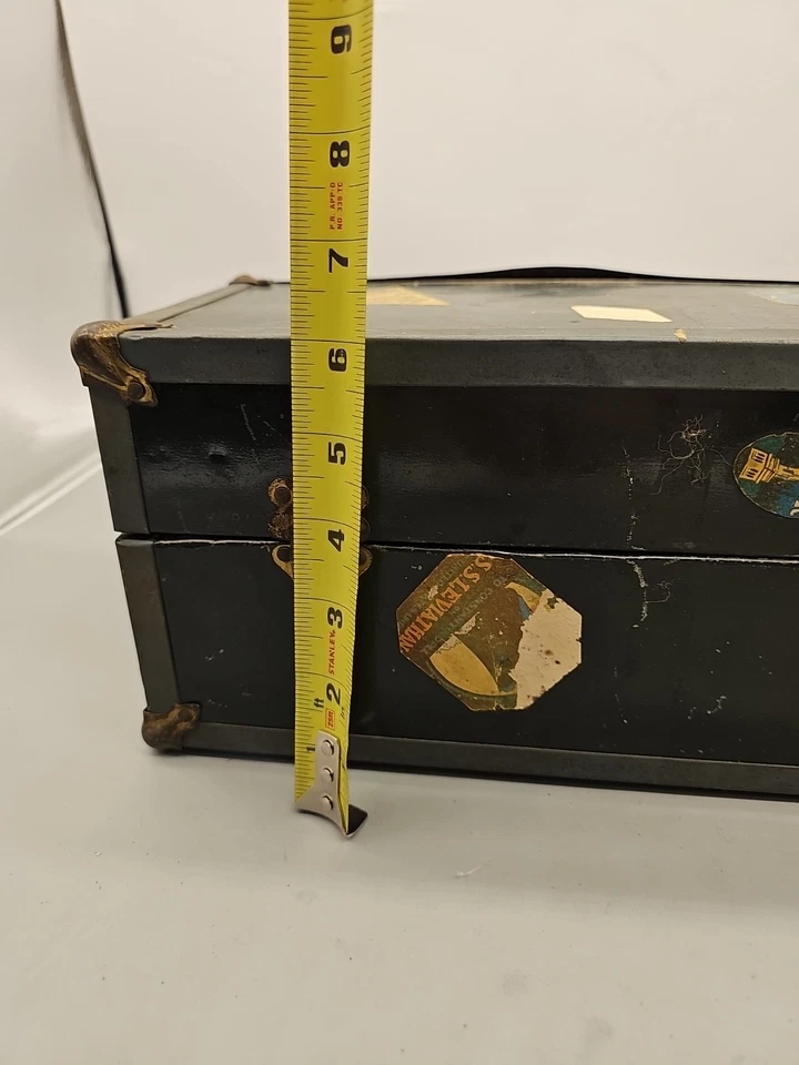 "Baúl de muñeca victoriano vintage de 12"" para ropa esquinas de latón cartón interior"  Foto 2 de 4