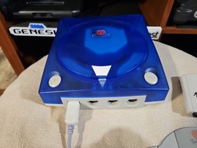 SEGA Dreamcast Console - Gaming Bundle - Blue/White Shell - Complete Bundle