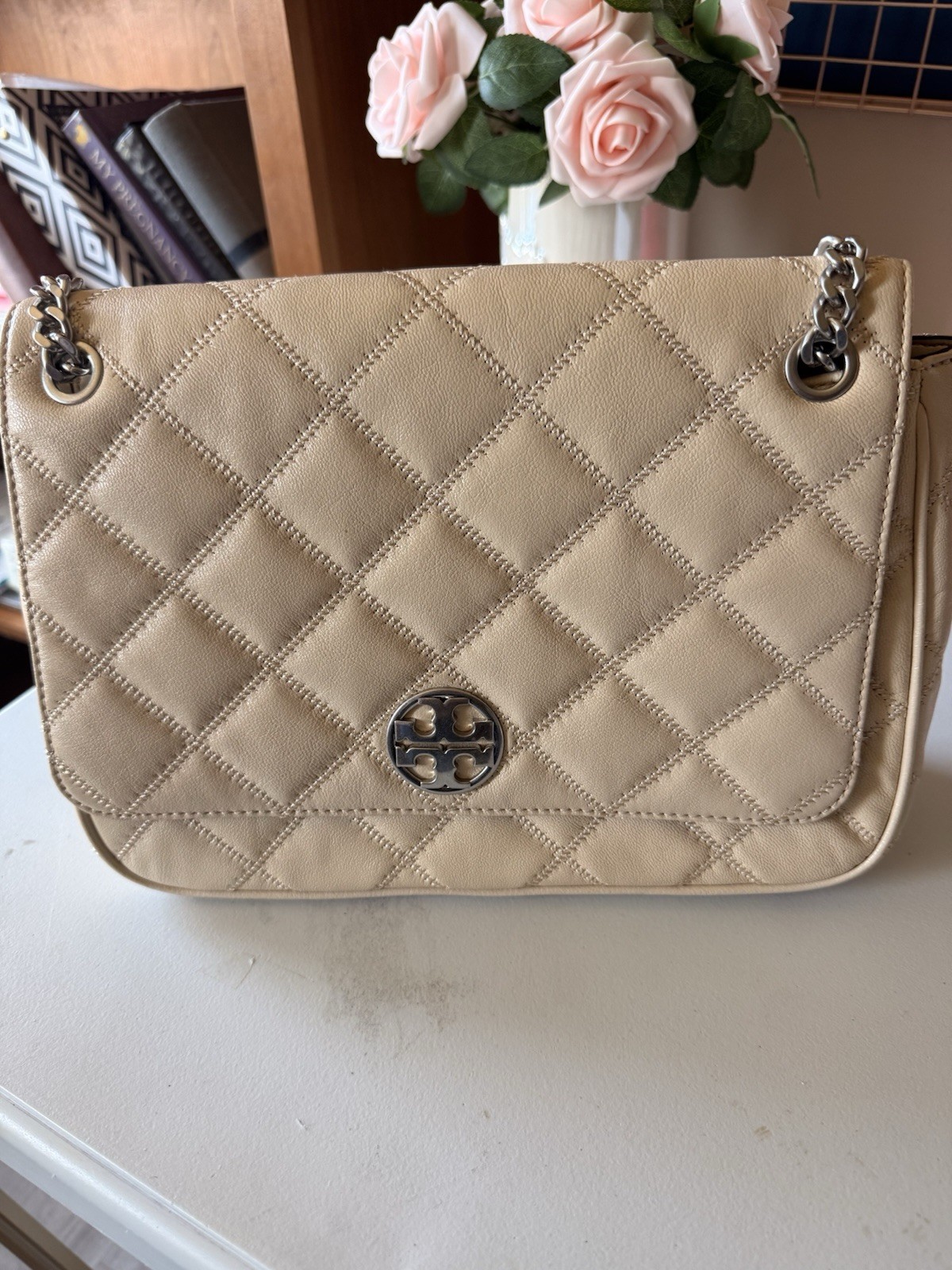 Tory Burch Beige Quilted Logo Shoulder Bag Chain Strap Silver Hardware