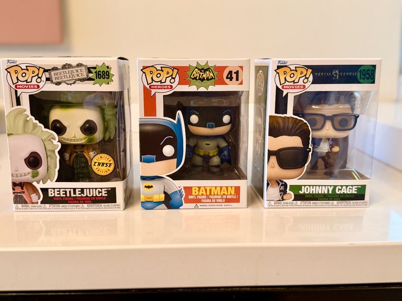 Lot of 3 Funko Pop Beetlejuice Chase 1689 Classic Batman 41 Johnny Cage 1958 NEW