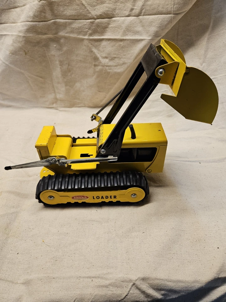VINTAGE TONKA LOADER#2! MID 60'S  EXCELLENT 100% ORIGINAL CONDITION! COMPLETE! - Image 3 of 4