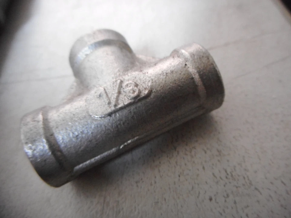 316 STAINLESS STEEL "Tee" PIECES -- 1/8" -- BULK LOT of 66 - Image 4 of 4