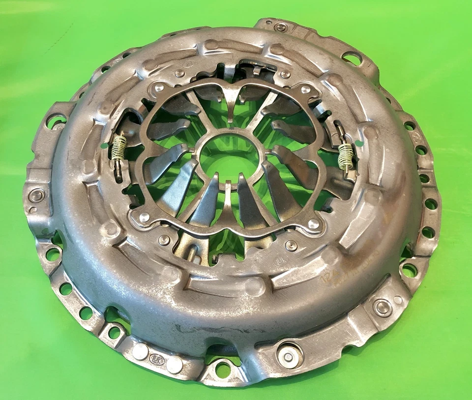 2008-2017 Audi S4 S5 B8 3.0T & 4.2L Engine OEM  Clutch Disk-Pressure Plate Kit - Image 3 of 4