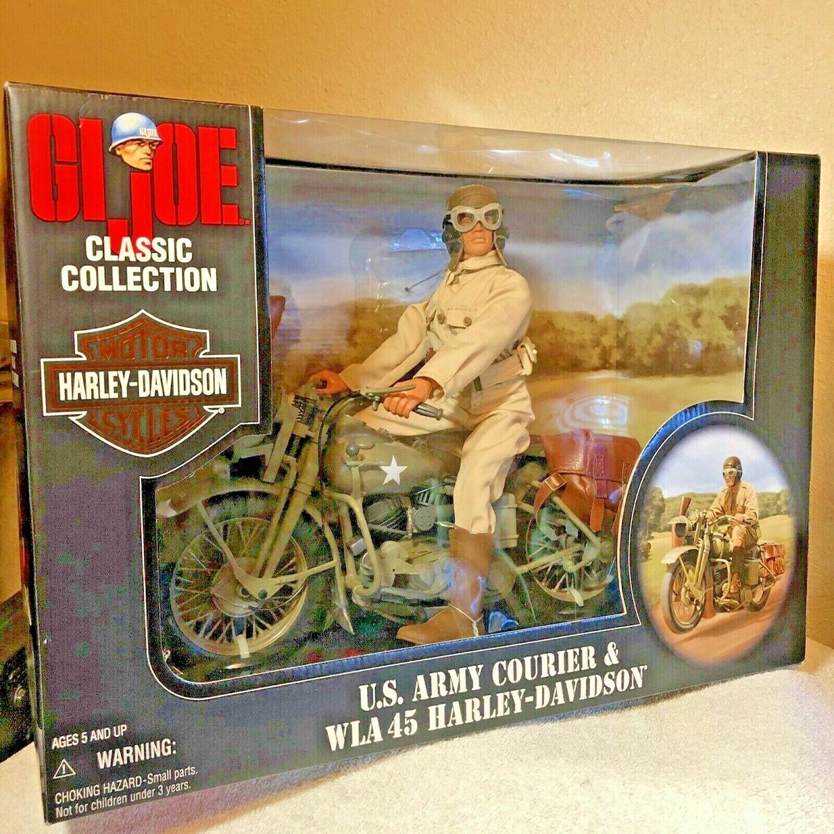 Hasbro GI Joe Classic Collection U.S. ARMY COURIER & WLA 45 Hasbro GI Joe Classic Collection U.S. ARMY COURIER & WLA 45