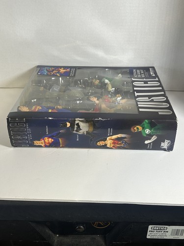 DC Direct JUSTICE LEAGUE 4-Figure Set Superman Batman Wonder Woman Green Lantern - Picture 4 of 7