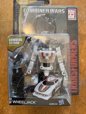 Transformers Generations Combiner Wars Deluxe Class Wheeljack Action Figure